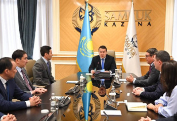 Алихан Смаилов представил нового руководителя фонда «Самрук-Қазына»