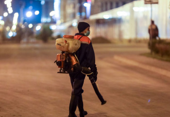 Алматыда кенеге қарсы дезинфекциялық жұмыстар жүргізіліп жатыр