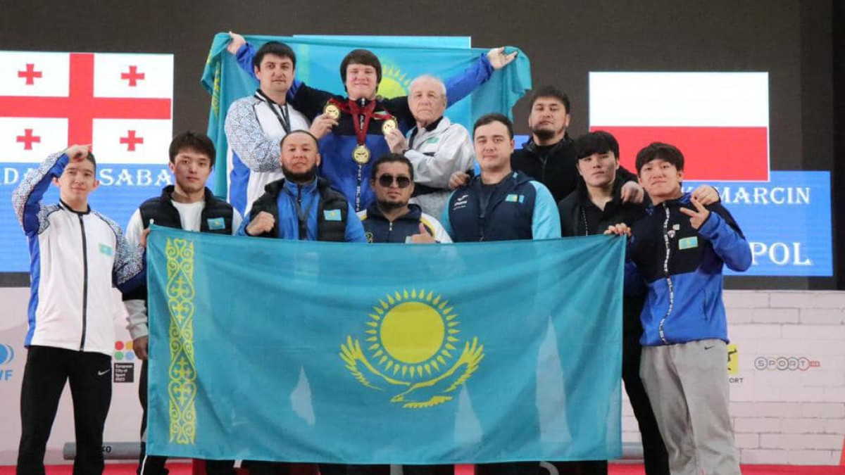 Казахстан стал лидером по количеству медалей на юношеском ЧМ по тяжелой атлетике