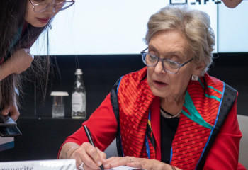 Презентация книги журналиста Маргерит Салливан «Цифрлық дәуірдегі баспасөз қызметі»