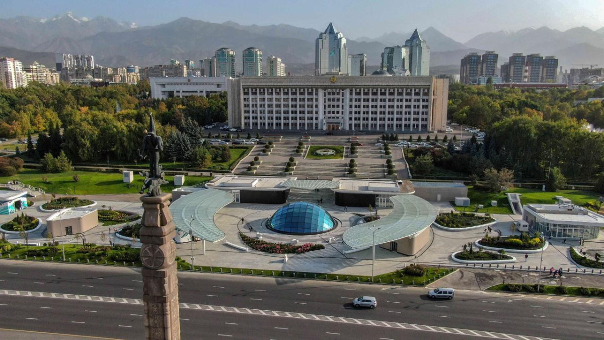 Акиматы районов Алматы получили новые функции и дополнительные бюджеты