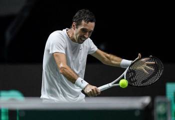 Казахстанский теннисист с победы стартовал на турнире в Испании