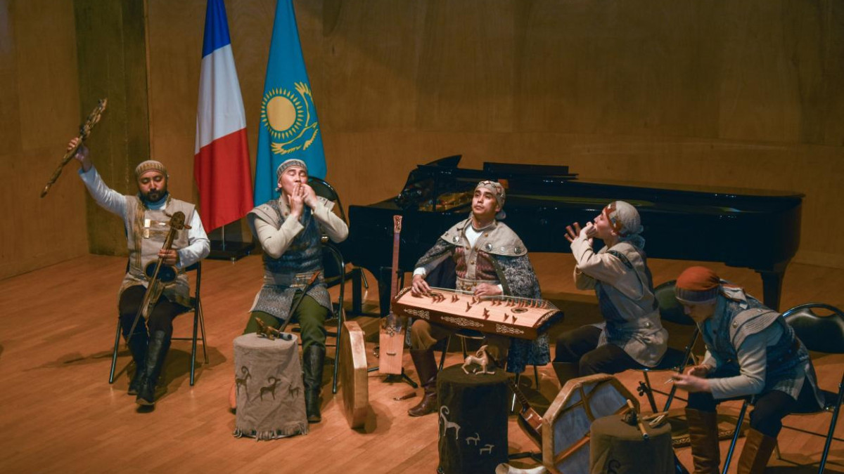 Музыкальное искусство Казахстана представлено на сцене Парижа