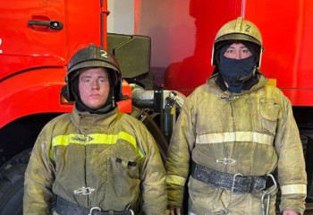 В Экибастузе огнеборцы при пожаре спасли троих человек