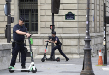 В Париже решили запретить электросамокаты