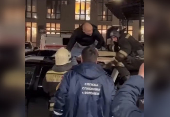 В Воронеже мужчина выжил после падения с 19-го этажа