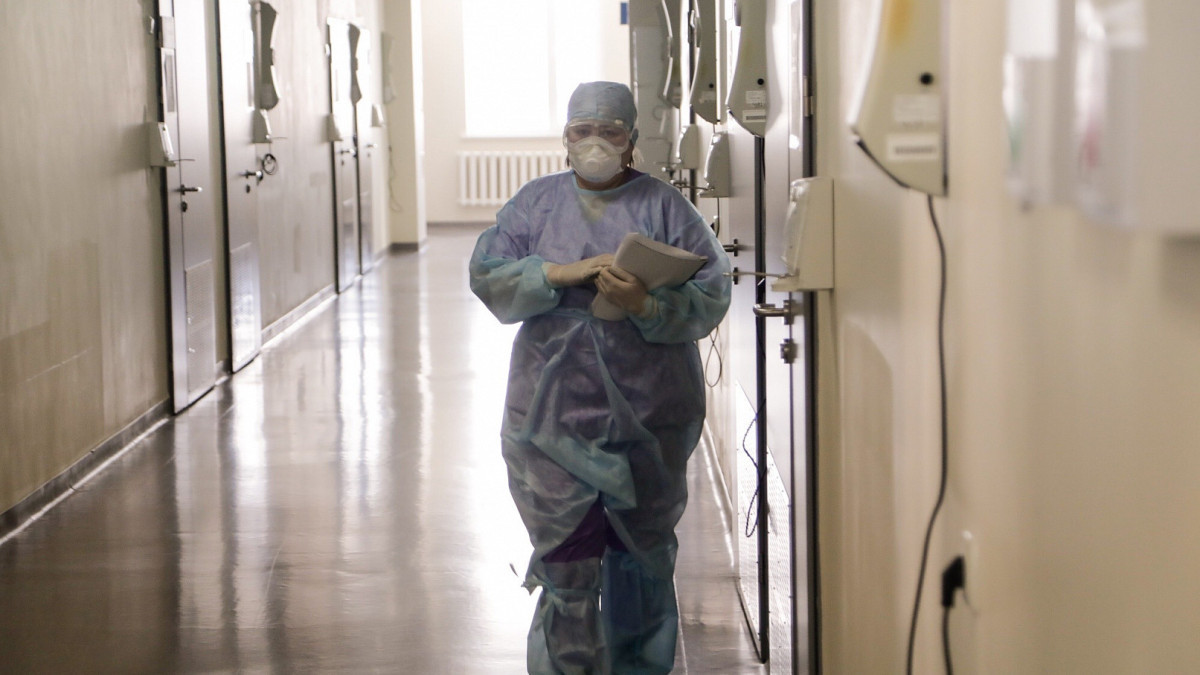 Более 1 800 казахстанцев получают лечение с диагнозом КВИ