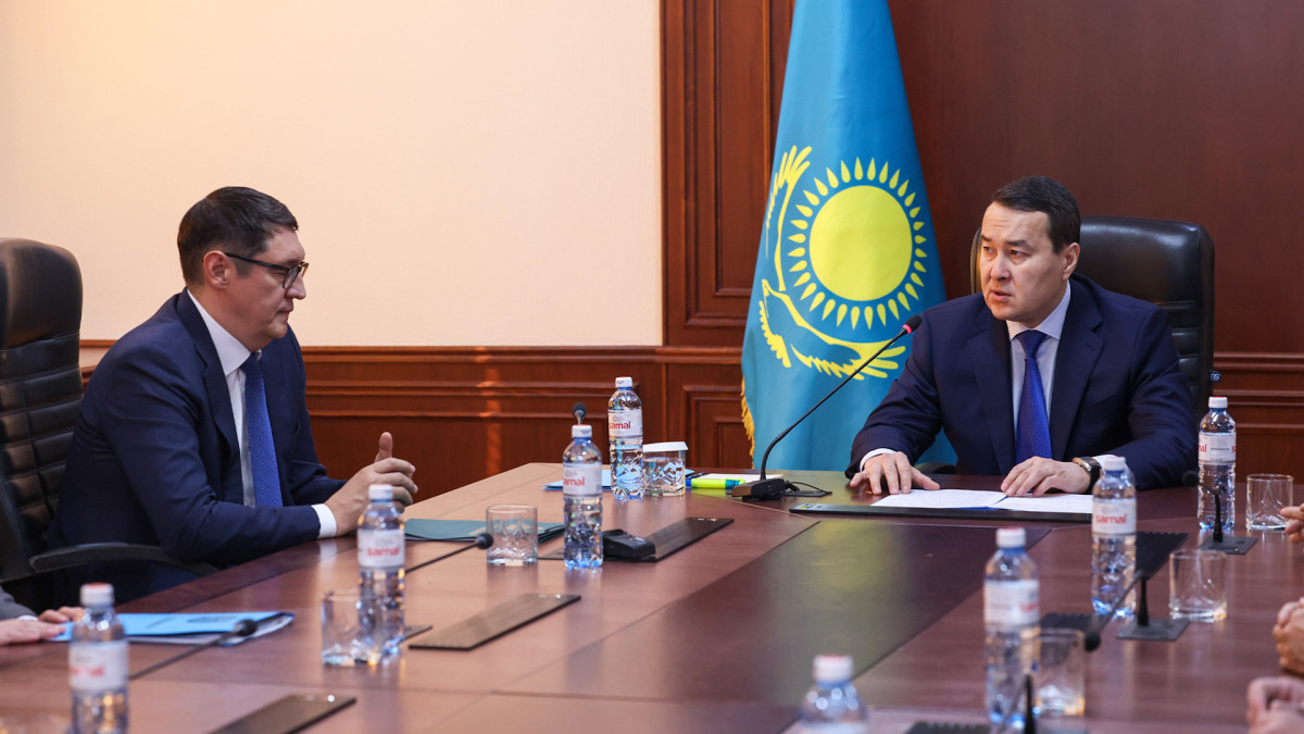 Alikhan Smailov sets tasks for new Minister of Energy