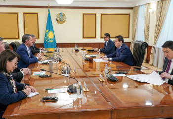 Kazakh PM holds meeting with Chevron management