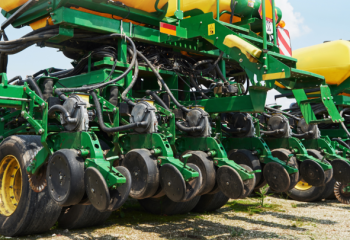 В южных регионах Казахстана засеяли больше 300 тысяч гектаров