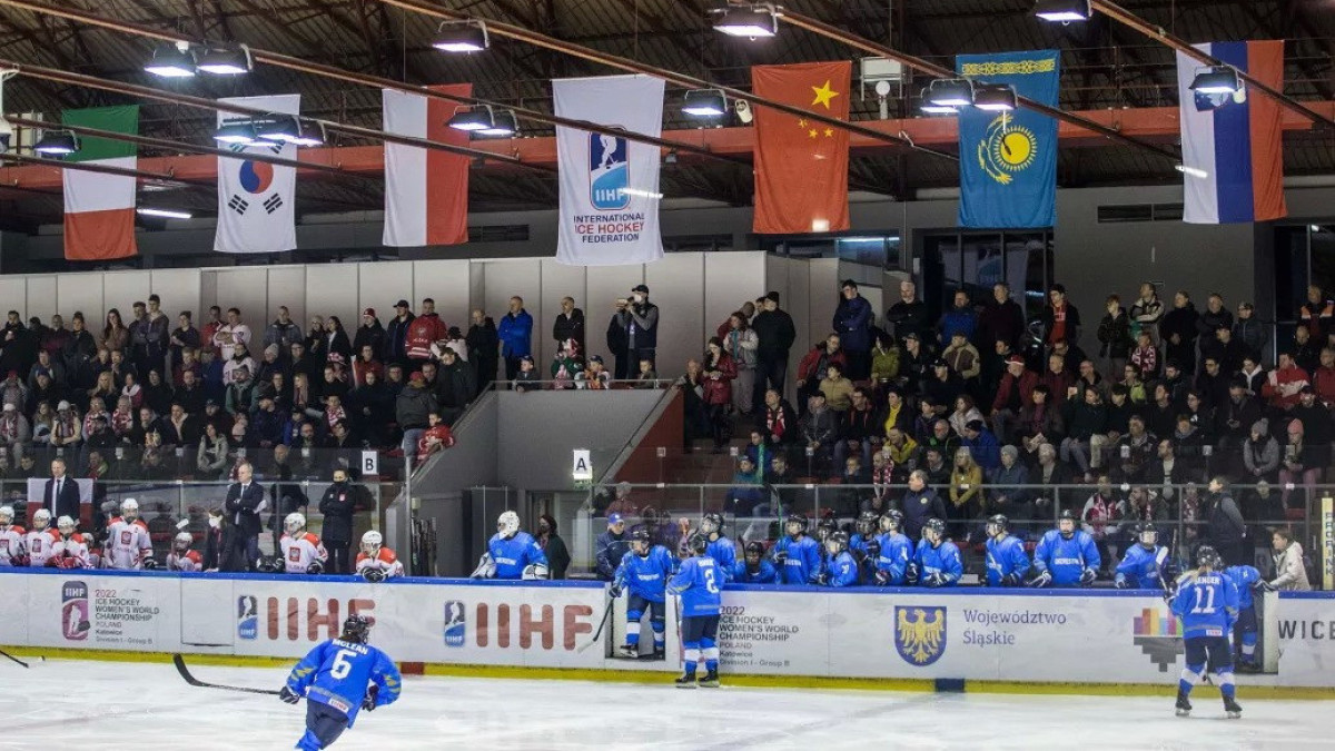 Женская команда Казахстана по хоккею проведет сбор в Астане перед чемпионатом мира