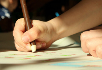 Балабақшада қазақша ас қайырған орыс бала жұртты тәнті етті