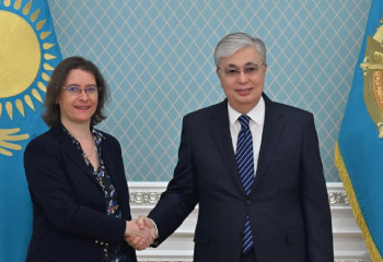 Head of State receives l message from French leader