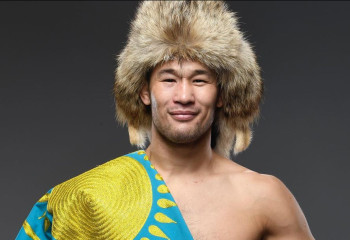 Шавкат Рахмоновпен фотоға түсе алмаған қыз жылап қалды