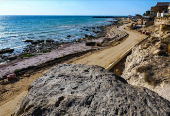 «Бармақ басты, көз қысты». Әкімдік Каспий жағалауындағы жер телімдерін қайтара алмай отыр