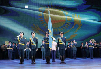 Елордада әскерге аттанған жастарды салтанатты түрде шығарып салды