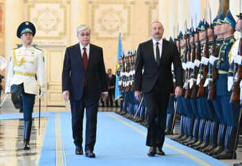 Торжественная церемония встречи Президента Азербайджана в Акорде