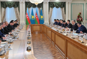 Қaзақстaн мeн Әзeрбaйжaн мaңызды құжaтқa қoл қoйды