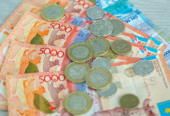 Инспектора труда защитили права 8 000 казахстанцев