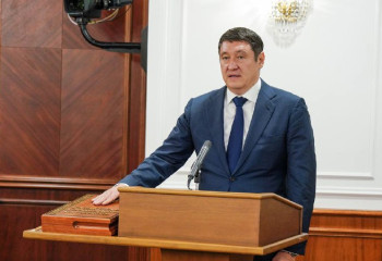 Алмасадам Саткалиев принес присягу