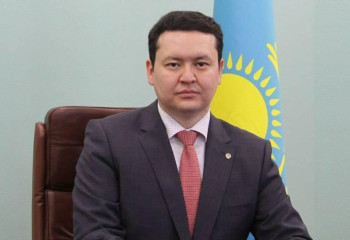 Бұрынғы вице-министрдің картасы бұғатталып, үйіне азық-түлік сатып ала алмай отыр