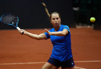 Женская команда Казахстана по теннису провела первую тренировку