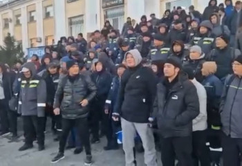 Астанада наразылыққа шыққан мұнайшылар Жаңаөзенге қайтты