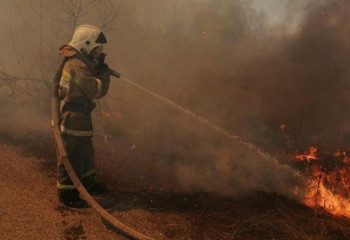 30 выездов на тушения возгораний травы сделали спасатели ВКО