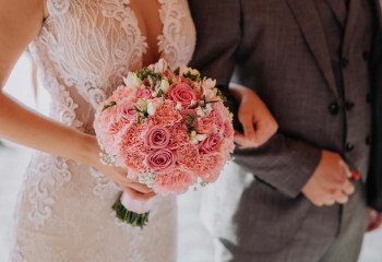 Заңгер: Шетелдікке күйеуге шыққан қазақ қызына салық салу заңсыз