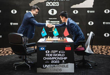 Вничью сыграли третью партию Ян Непомнящий и Дин Лижэнь