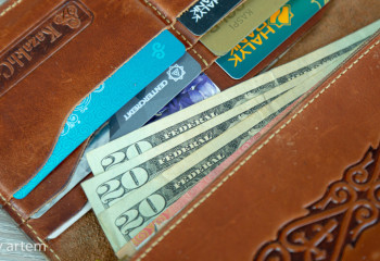 Орташа жалақы алатын қазақстандық 1 млн долларды қанша уақытта табады