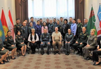 Kazakh military takes course on peace and security