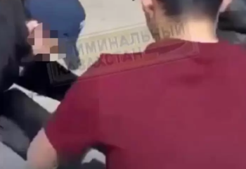 Атырауда бір топ жасөспірім қатарласын ұрып-соқты