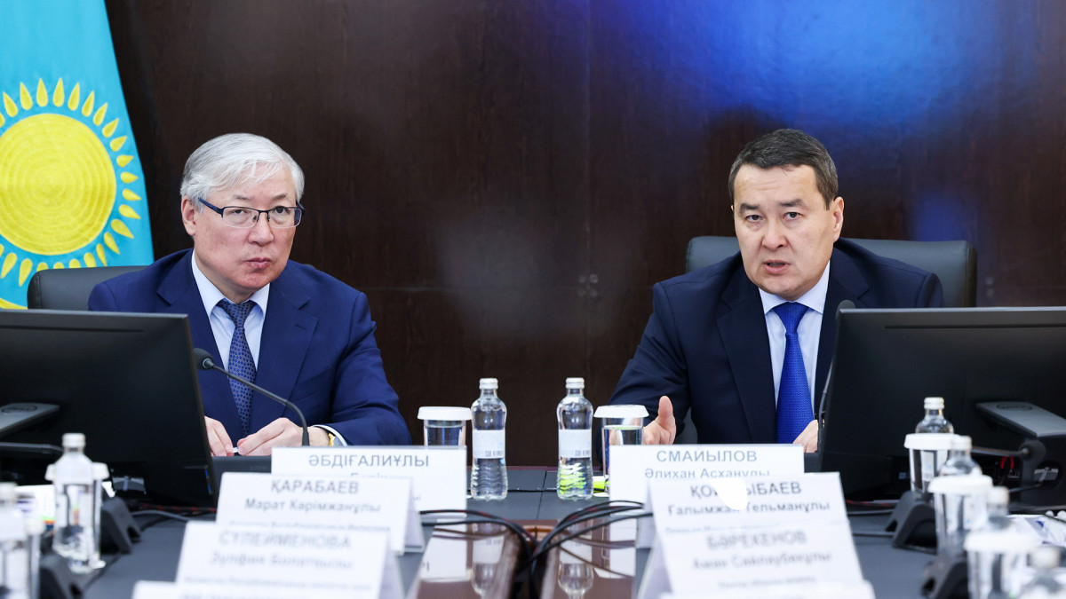 Алихан Смаилов потребовал увеличить объем инвестиций в Улытауской области