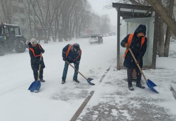 Более двух тысяч рабочих задействованы в уборке снега в Астане