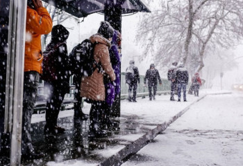 Неустойчивую погоду и осадки прогнозируют синоптики в Казахстане