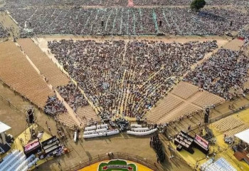 11 человек умерли от теплового удара на церемонии награждения в Индии