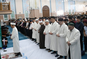 Астаналықтар қасиетті Қадір түнін қарсы алды – фоторепортаж