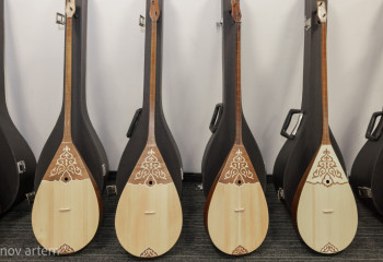 Домбристы из Казахстана удивили Швейцарию