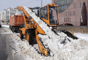 Больше 42 тысяч кубометров снега вывезли за ночь из столицы