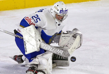 Казахстан уступил во втором матче на женском ЧМ по хоккею