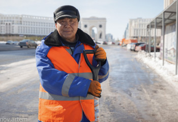 Еңбек адамы: Астанада көше сыпырушыларға жағдай жасалған ба?