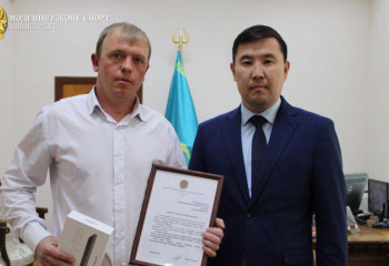 Работник дома культуры спас человека из пожара в Павлодарской области