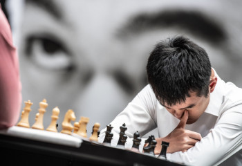 Динь Лижэнь уступил в поединке нервов в очередной партии