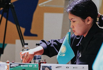 Бибісара Асаубаева әлемнің үздік шахматшысын тағы жеңді