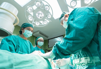 Спасти оторванный палец мальчика удалось врачам в Алматы