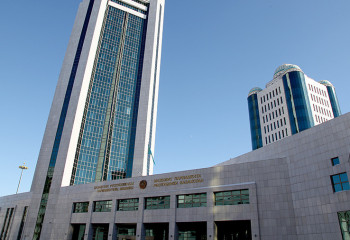 Роль СМИ и социальных сетей в формировании идеологии обсудили в Сенате