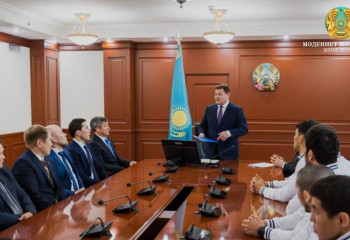 Поздравительное пиьмо Президента вручил призерам чемпионата Азии Асхат Оралов