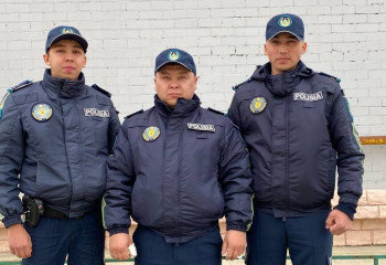 Трех человек спасли из огня актюбинские полицейские