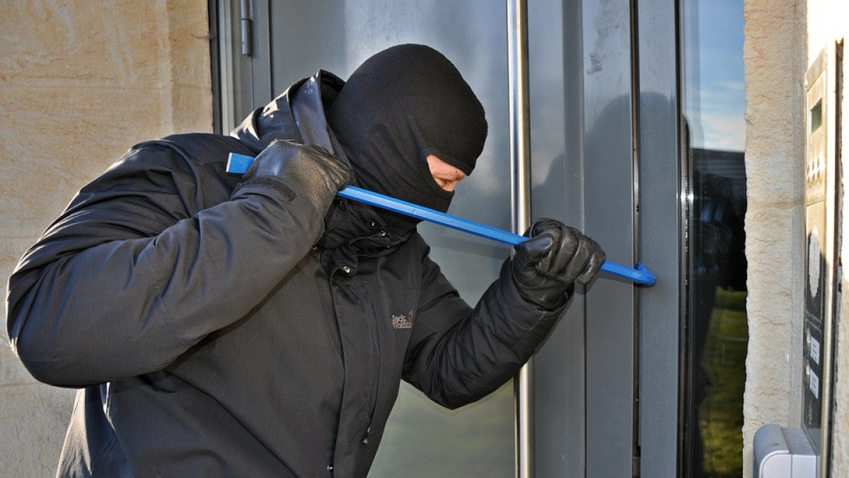 Грабители в масках пытали женщину в Жетысуской области